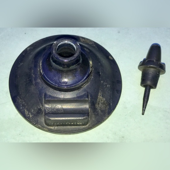 Art Deco Antique Higgins Rubberized Lidded Ink Well with Bulbed Dropper - Picture 14 of 16